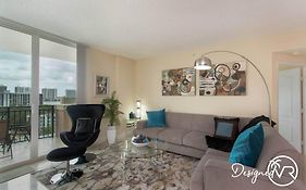 Stylish Modern 2Bd/2Bth Apt. Min To Beach